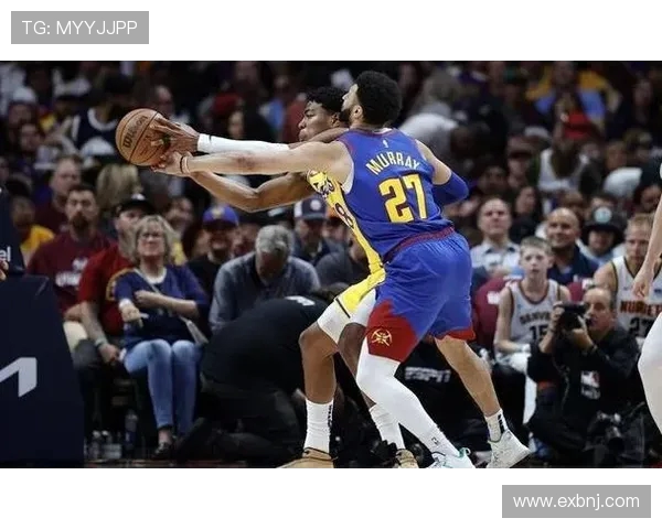 丹佛掘金队在2024年季后赛中利用高位挡拆制造对手防守混乱