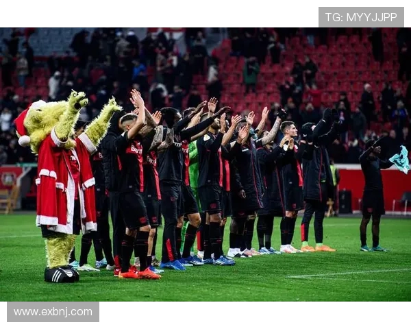 拜仁球队豪夺德甲比赛冠军历程及关键战役